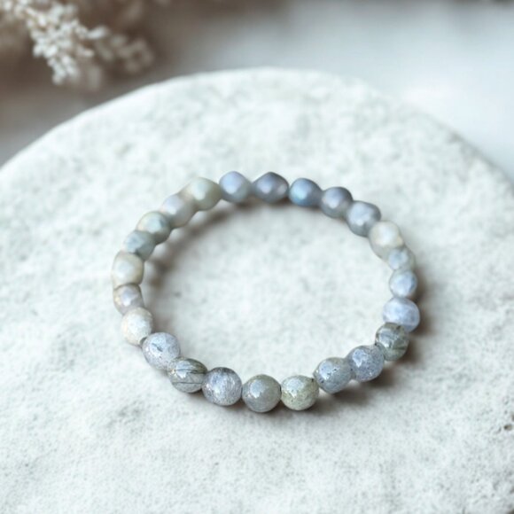 Natural Gray Labradorite Gemstone Handmade Beaded Stretch Bracelet (8MM) - Picture 5 of 10